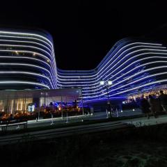 White Titanic Studio310