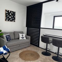 Romantic Ocean View 1BR,Fast WiFi & 2 min to Beach