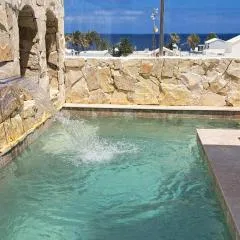 CocoMar I - Private heated pool with sea views