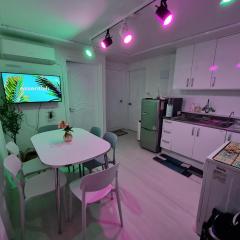 Gunja House, semi-basement