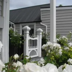 Historic Colenso Cottage