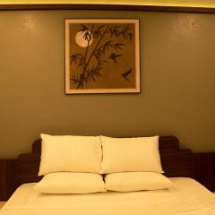 Street-facing room 2BR Balcony Elegance Home