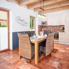 Ferienhaus "Am alten Deich", zentrale Lage am Hafen mit 3 Schlafzimmern & 2 Bädern