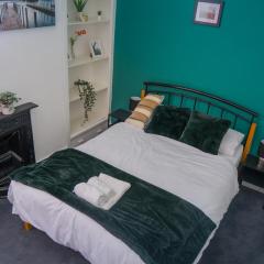 Valla Retreat Serviced Stay in Northampton Town Centre