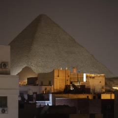 Perla Pyramids Palace