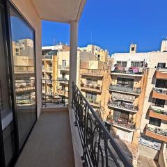 Spacious renovated 3 bedr in central of Bugibba