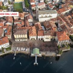 A due passi dal lago