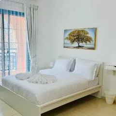 N08 Luxury Furnished Apartment with balcony Near bus stop Persia cluster