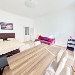 Charming Stay - Close to Vienna Attractions MZ18