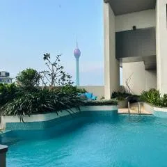 Colombo Skyline Luxury Apartments at Tri-Zen - Pool and Amazing City Views