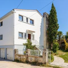 Les Arènes - Grande maison familiale rénovée, 6 à 12 personnes , Vue sur les Arènes, Garage véhicule électrique, Parking Gratuit