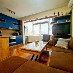 Seaview Escape – 1BR Next to Sea Garden