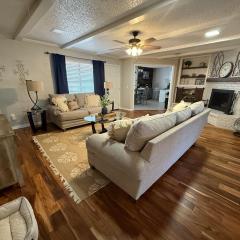 Cozy Cul de sac 4 bed 2 bath