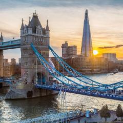 Shard View Apartment with Lift at London Bridge