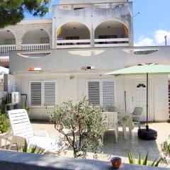 Sea breeze Apartments with boat Anchorage