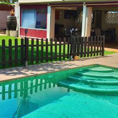 Villa Amaraya House with pool, chill-out and garden