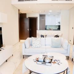 Cozy 1BR with Canal Views in Business Bay