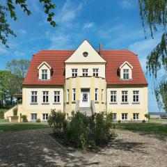 Wohnung Im Zweiten Obergeschoss Des Gutshauses