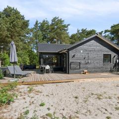 Modern Holiday Home Near Beach And Nature