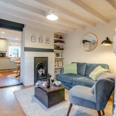 Periwinkle Cottage - Bridport
