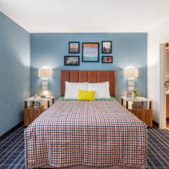Uptown Suites Extended Stay Denver CO - Centennial