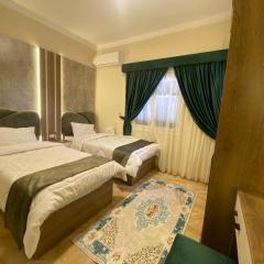 Global pyramids boutique