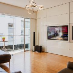 Elegant 3BR Balcony Oasis in Miraflores