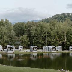 Water View Cabin - Fishing Lake - Groundhog Cabin
