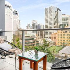 A Cozy City-View Stay Near Darling Harbour