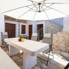 2 Bedroom Amazing Apartment In Pula