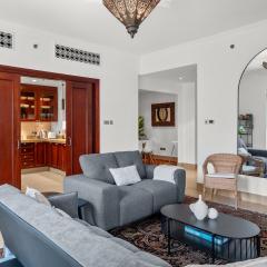 Spacious 2BR Steps from Downtown