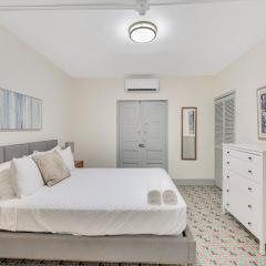 Central and Cozy Apartment with 2-Bedroom Near San Juan