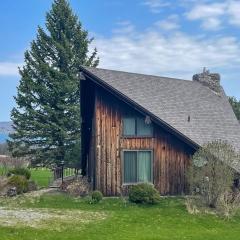 Near Canandaigua Lake Retro Cabin with Deck and Views