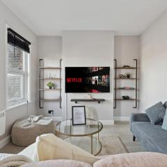 2 Bedroom Leyton Cottage Flat