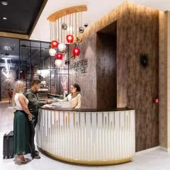 Three Corners Avenue Hotel