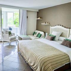 Front beach studio of ilet Gosier