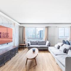 GuestReady - Sky-high serenity steps from Paris