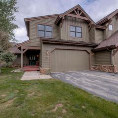 Spacious 4BR Near Trails with Shuttle to Slopes