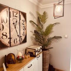 Cozy Living White Tower