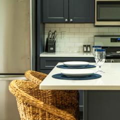 Charming Downtown Lake Geneva Getaway