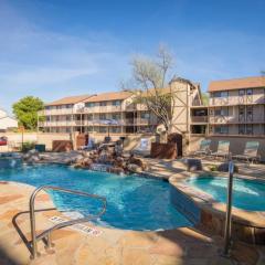 Waterwheel Hideaway - Cozy Condo for 6 with Resort-style Amenities