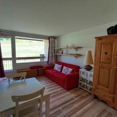 Studio skis aux pieds, animaux admis, parking privé - FR-1-445-224