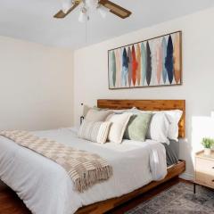 Huge 4 Bedroom House Near Square One - Sleeps 8