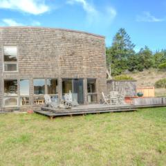 Sibley - Beautiful Ocean Views & Hot Tub