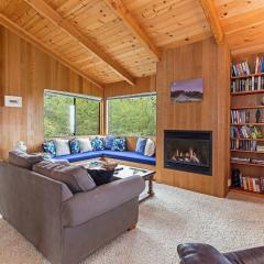 Seaclusion - Close to Trails - Hot Tub