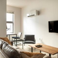 Deer District Studio Apt JC3 - One Block from Fiserv and Baird