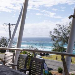 SALTWATER 1 - PENTHOUSE APARTMENT with OCEAN VIEWS