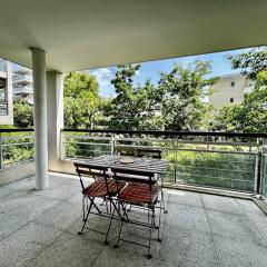 Appartement 2 pièces avec terrasse et garage à Antibes - FR-1-252-201