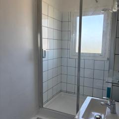 Studio tout équipé pour 2 a 15 minutes de valras plage