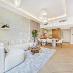 Stylish 2BR in Golf Vista Tower A Damac Hills
